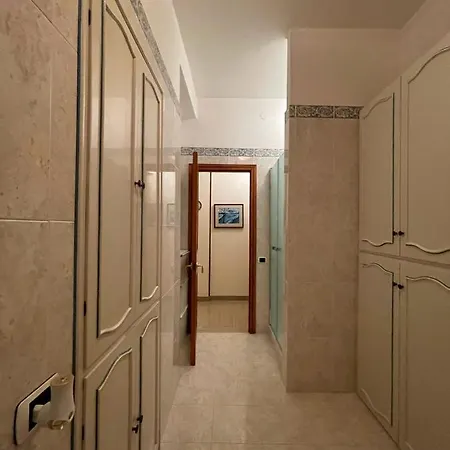 בית הארחה Royal - Near Station & Center
